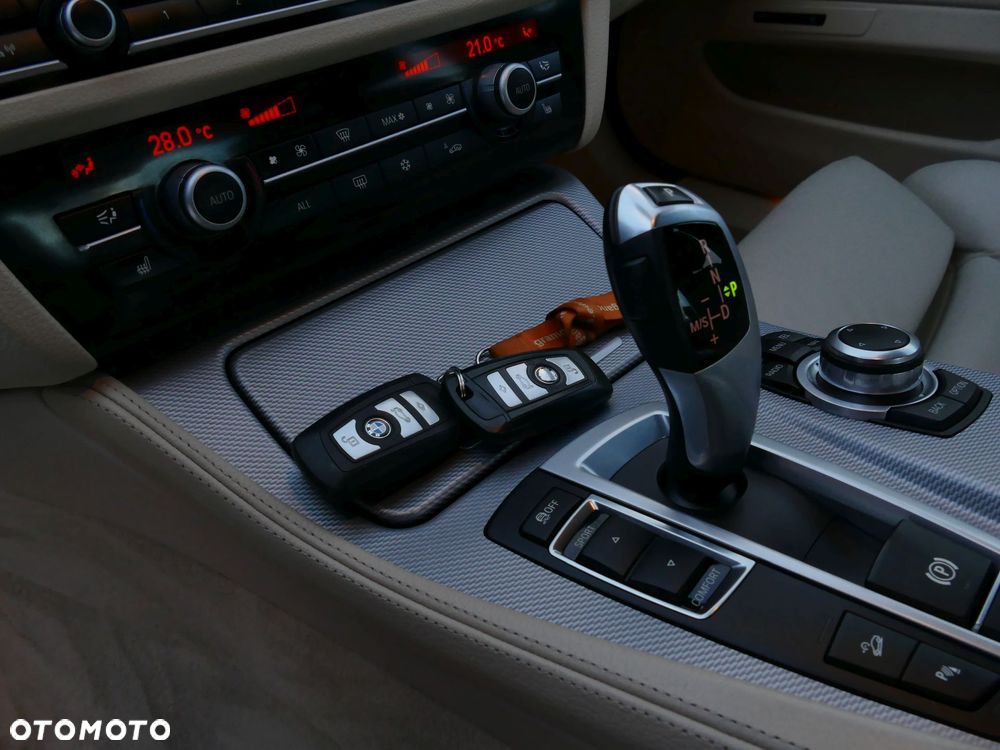 BMW Seria 5 535d xDrive Sport-Aut Luxury Line - 33