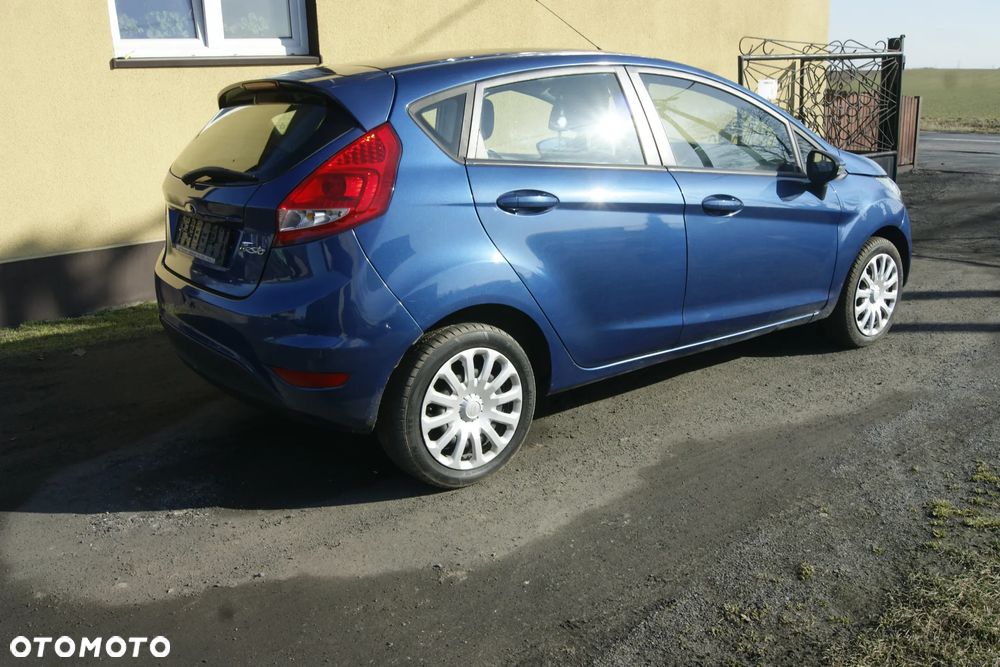 Ford Fiesta 1.25 Ambiente - 2