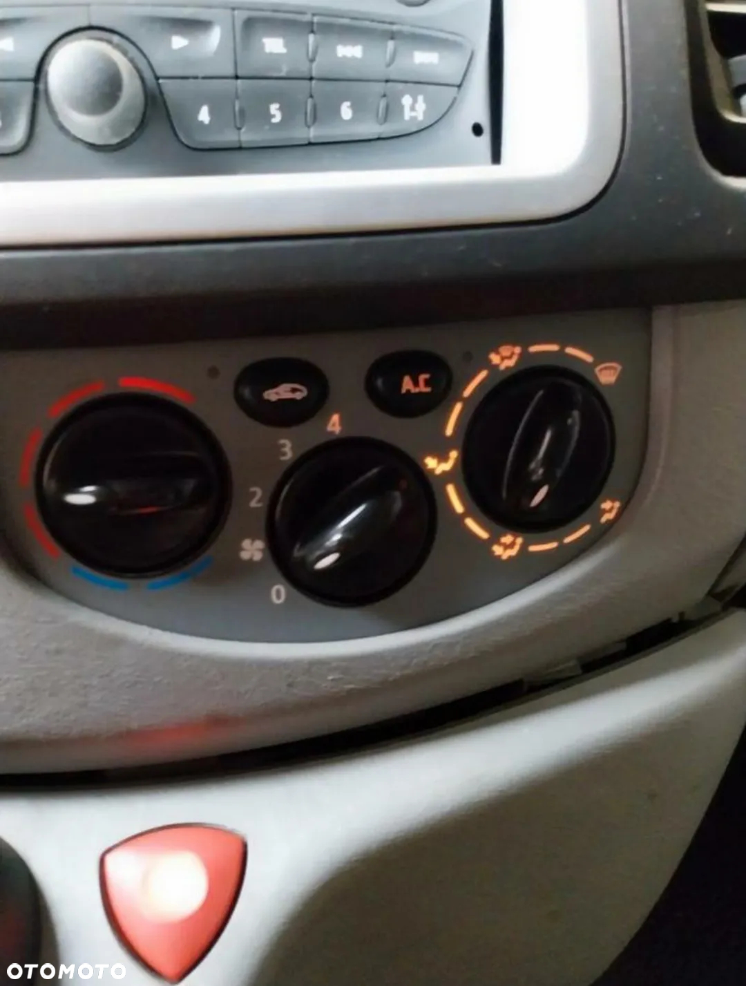 Opel Vivaro - 11