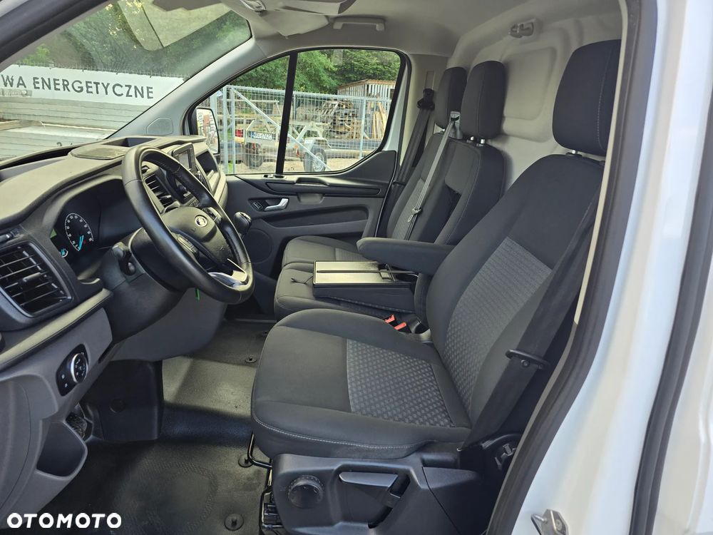 Ford Transit Custom 3 osobowy - 21