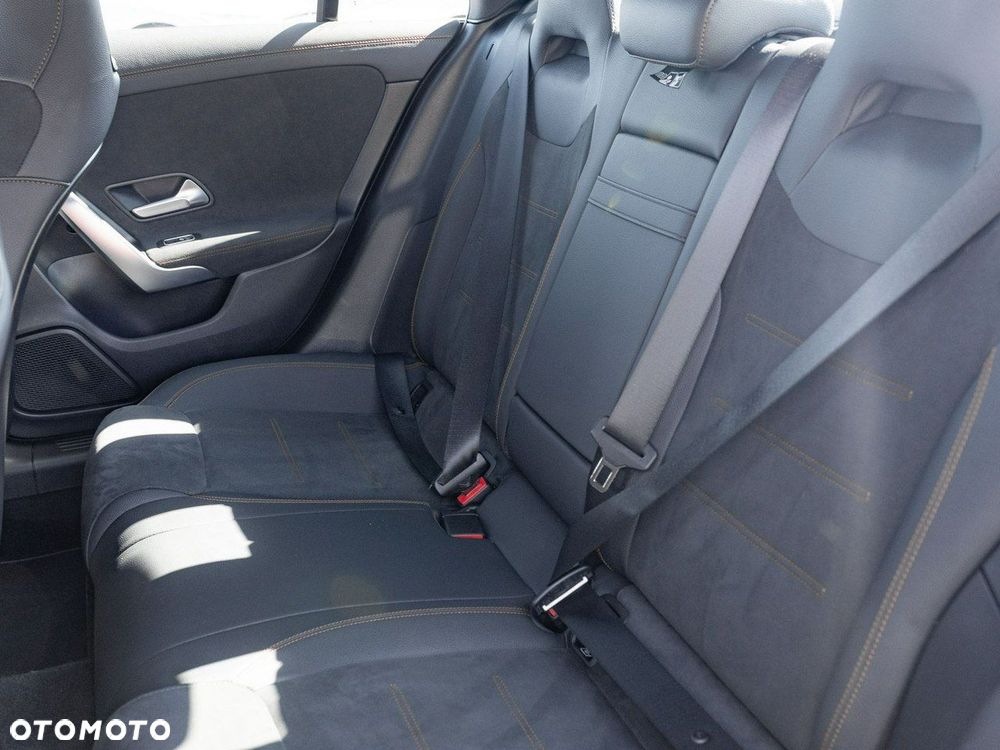 Mercedes-Benz CLA - 30