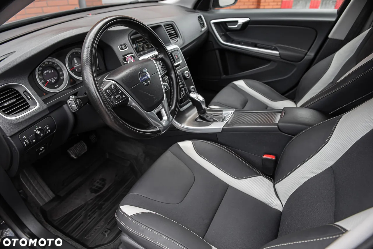 Volvo V60 T6 AWD Geartronic Edition - 15