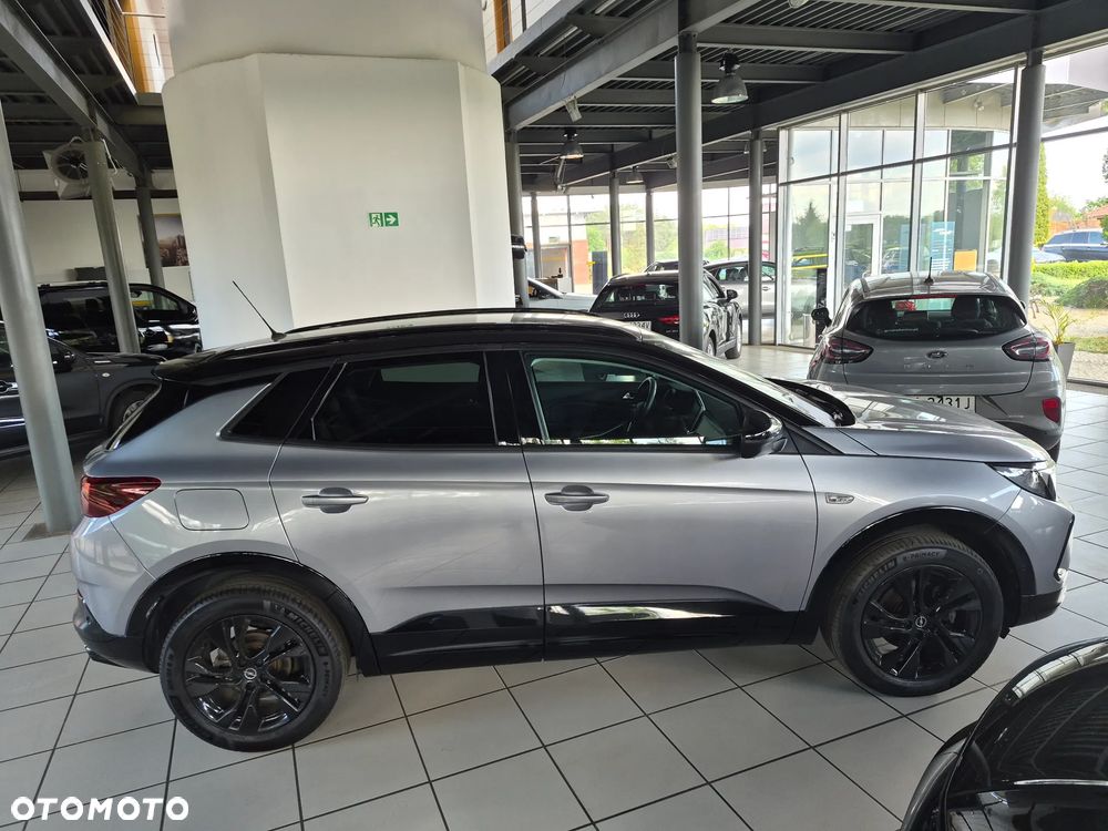 Opel Grandland X 1.2 T GPF Design Line S&S - 3