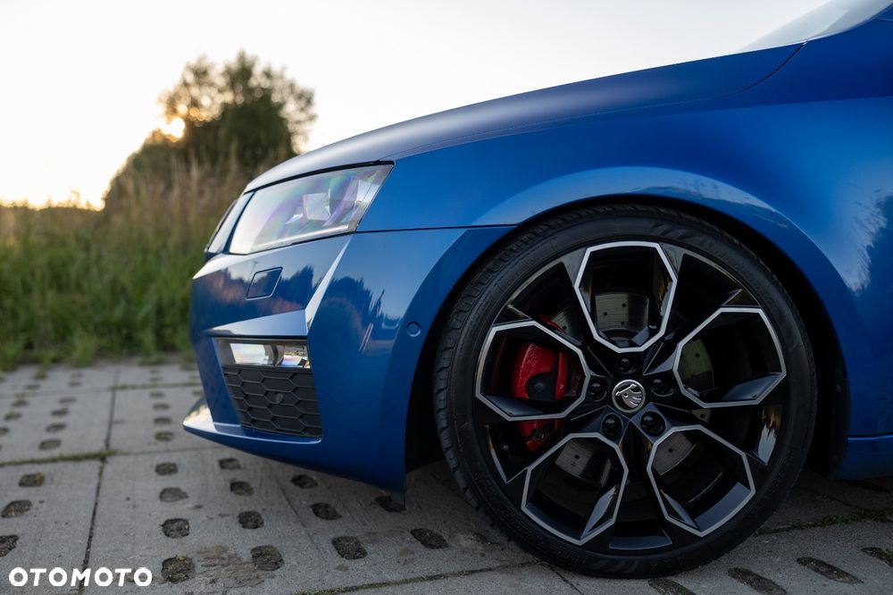 Skoda Octavia 2.0 TDI DSG RS - 26