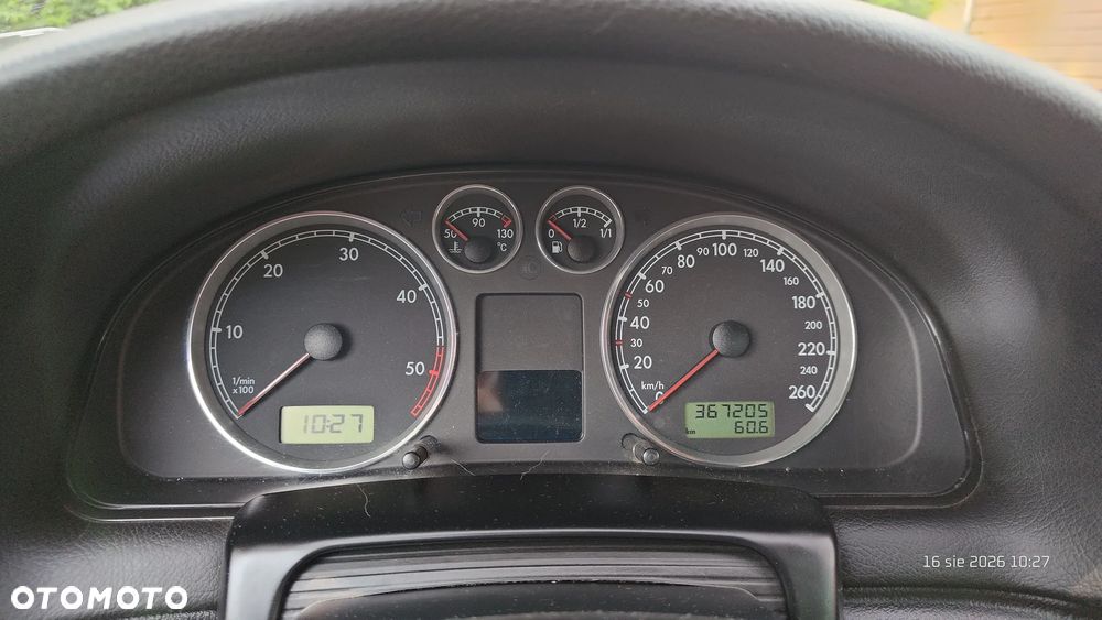 Volkswagen Passat 1.9 TDI Comfortline - 11