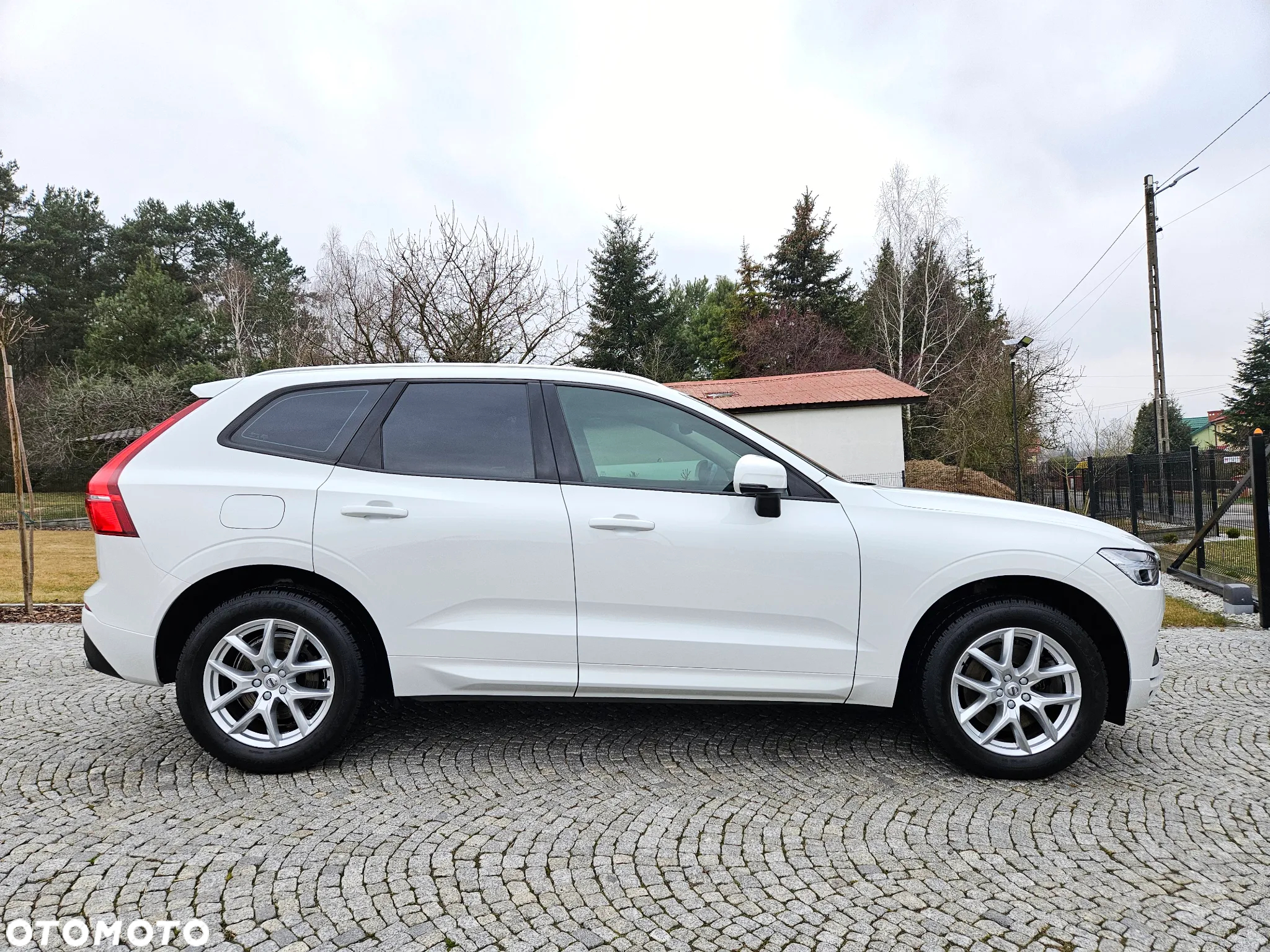 Volvo XC 60 T4 Momentum Pro - 3