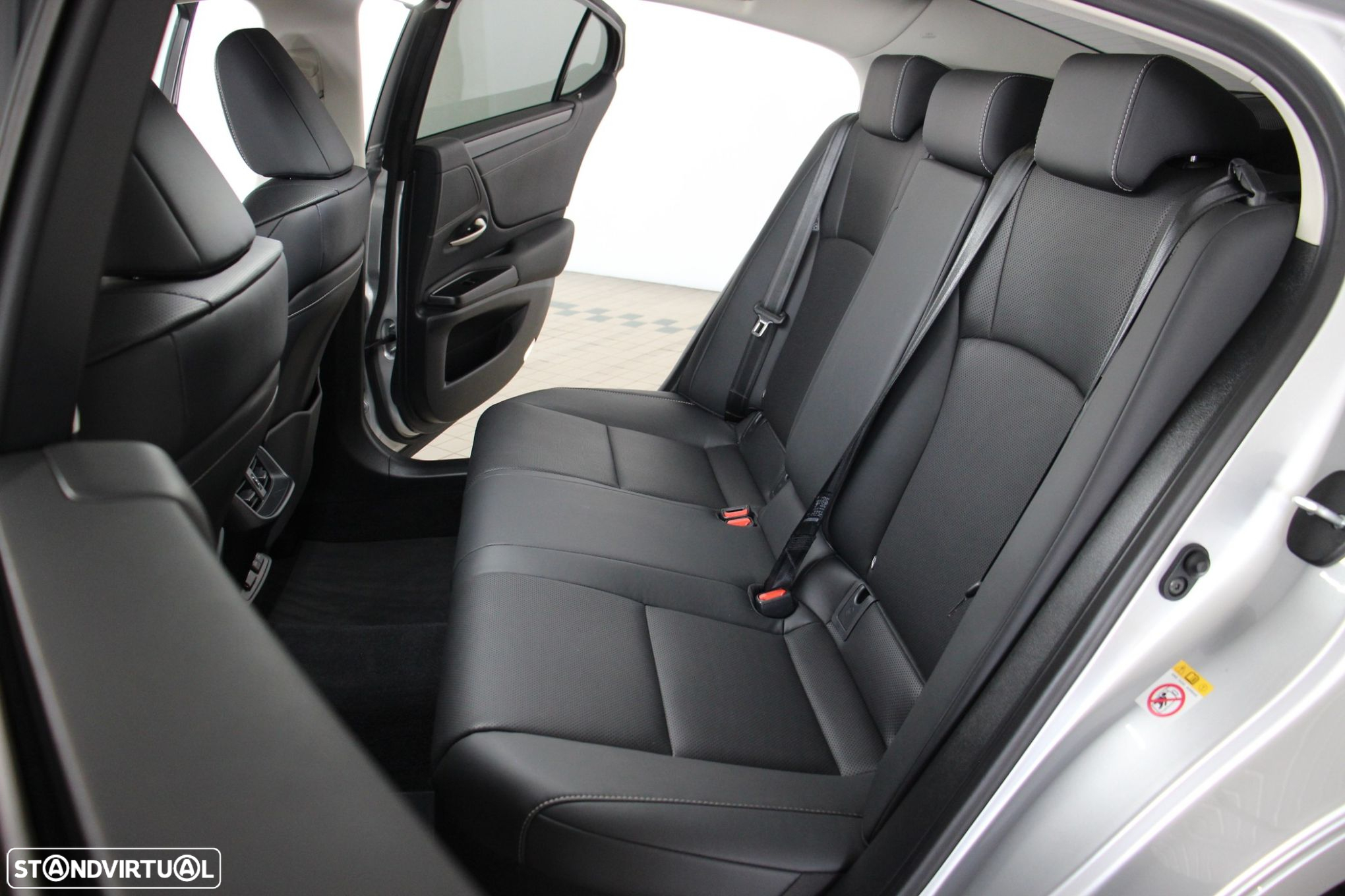 Lexus ES 300h - 14