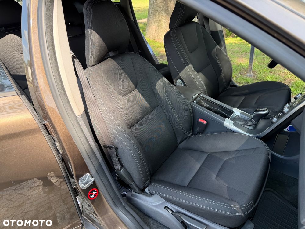 Volvo XC 60 D3 Geartronic Momentum - 23