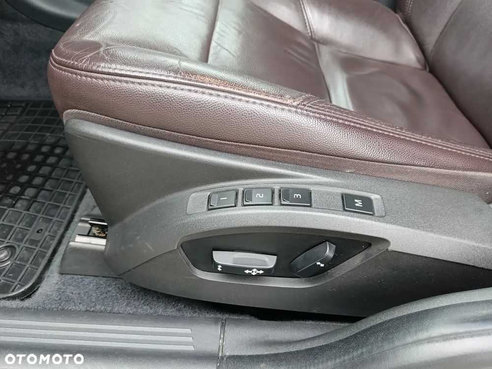 Volvo V50 D2 R-Design - 15