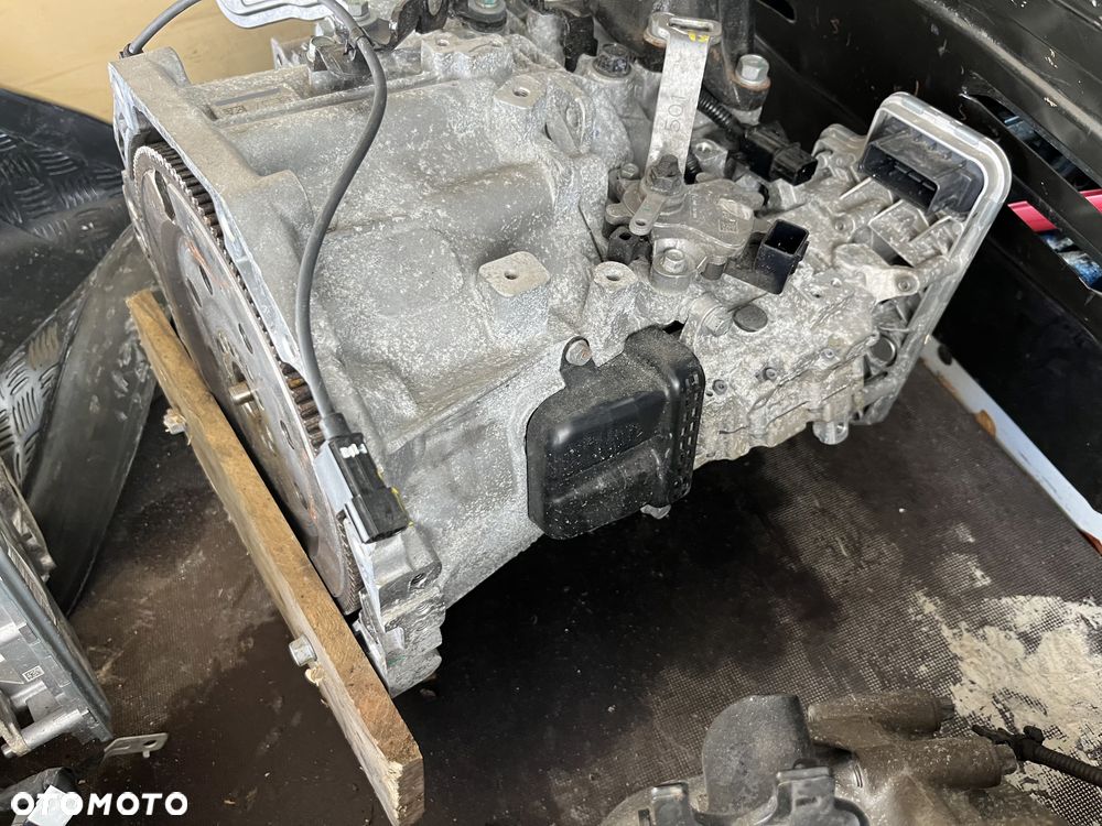 Skrzynia biegów Kia Ceed III LIFT 1.5 T-GDI BE37 - 2