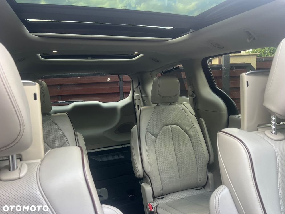 Chrysler Pacifica - 12