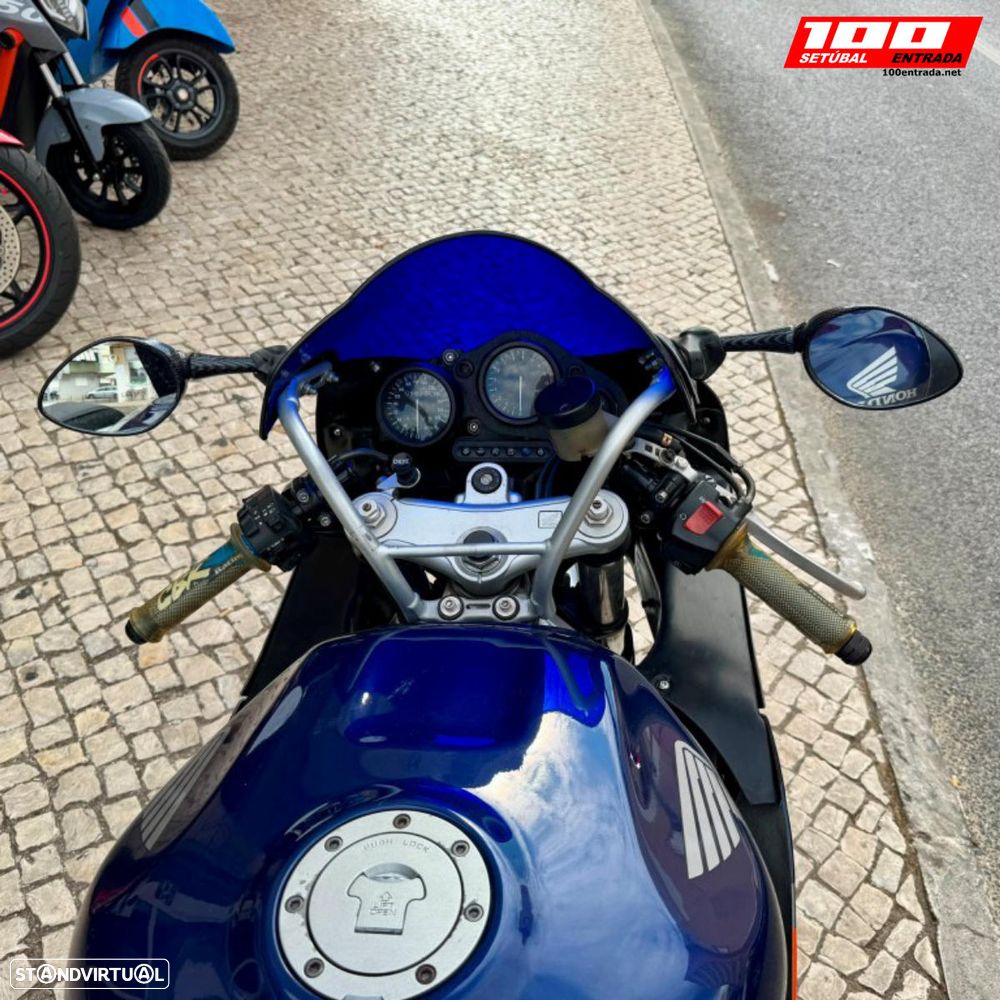 Honda CBR 900 RR - 20
