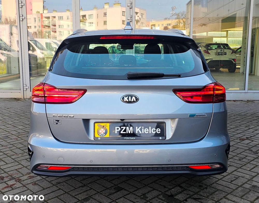 Kia Ceed ver-1-6-crdi-mhev-m - 9
