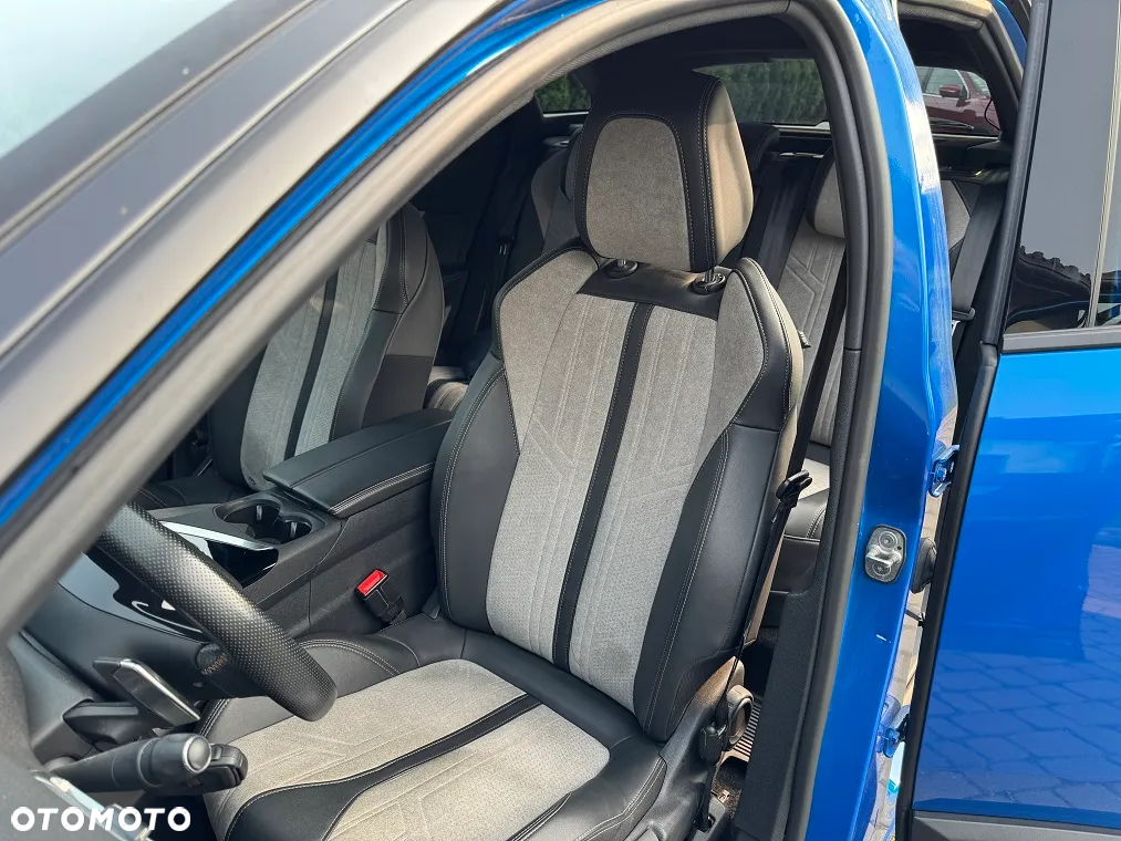Peugeot 3008 Plug-In Hybrid 225 e-EAT8 GT - 21