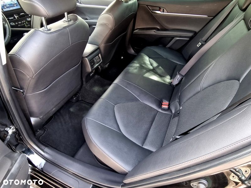 Toyota Camry - 19