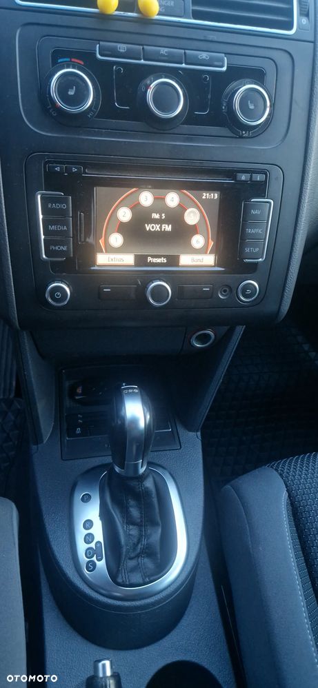 Volkswagen Touran 1.6 TDI DPF Comfortline DSG - 13