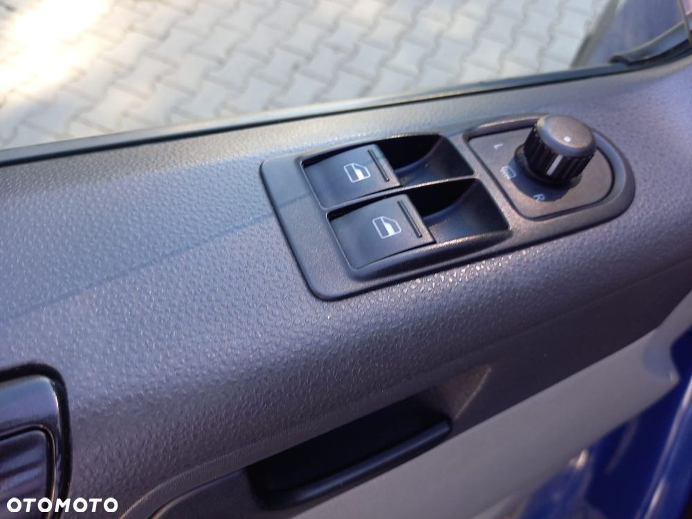 Volkswagen Transporter L2H1 - 12
