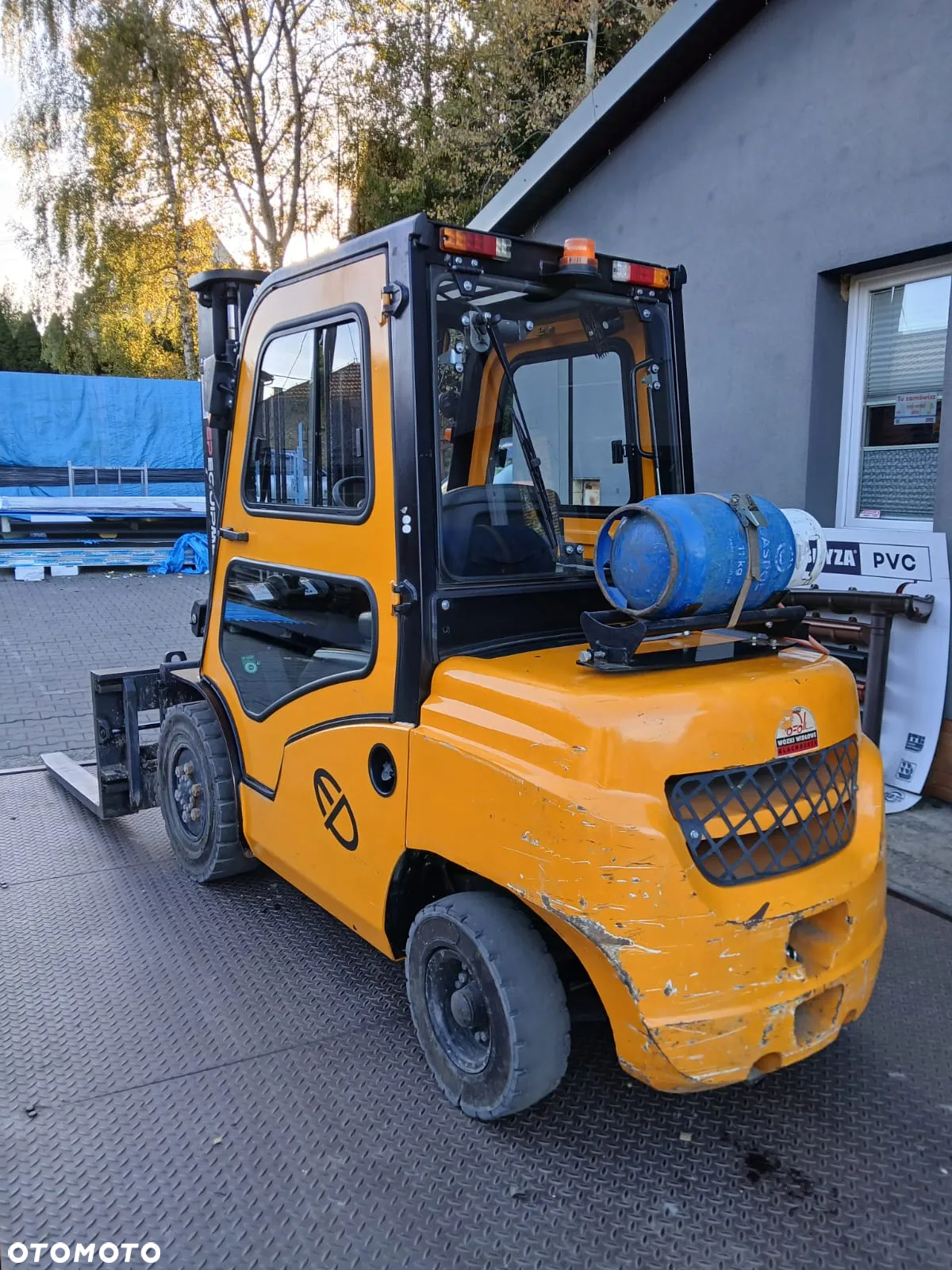 Inny Blachdeker Nissan FG 35 - 4