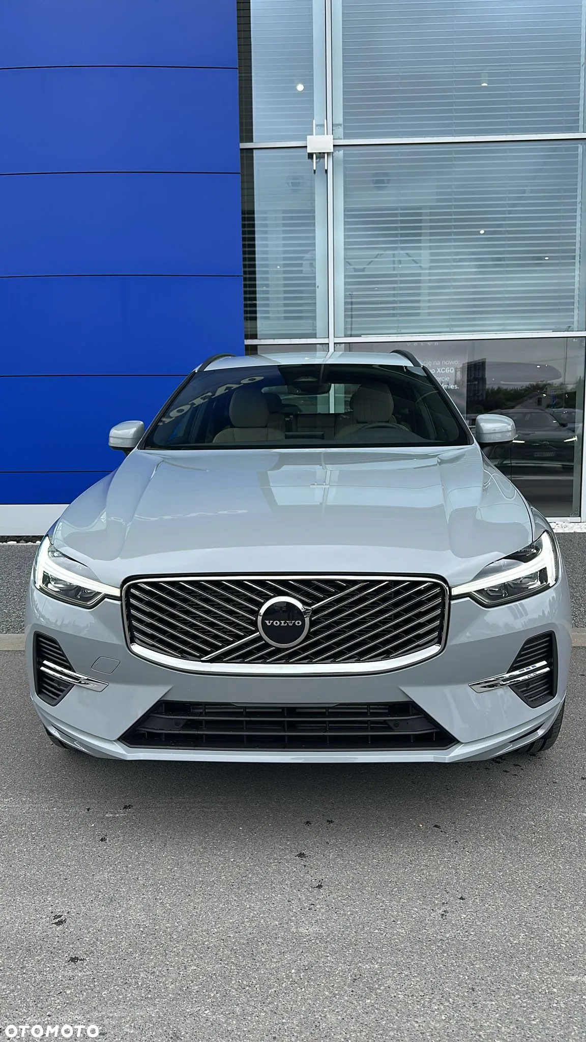 Volvo XC 60 T8 Plug-In Hybrid AWD Core - 2