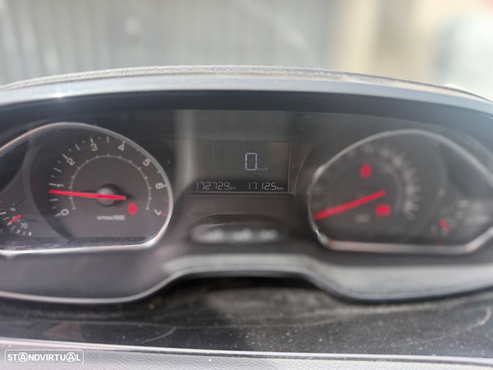 Peugeot 208 1.2 PureTech Style - 6