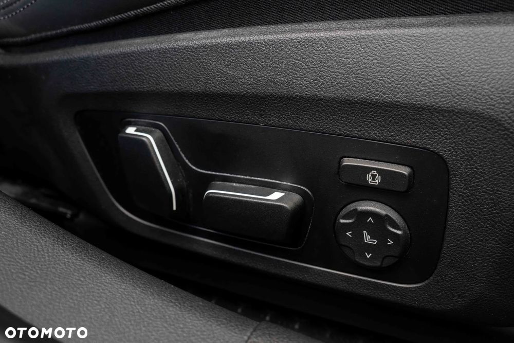BMW M3 Competition M xDrive - 21