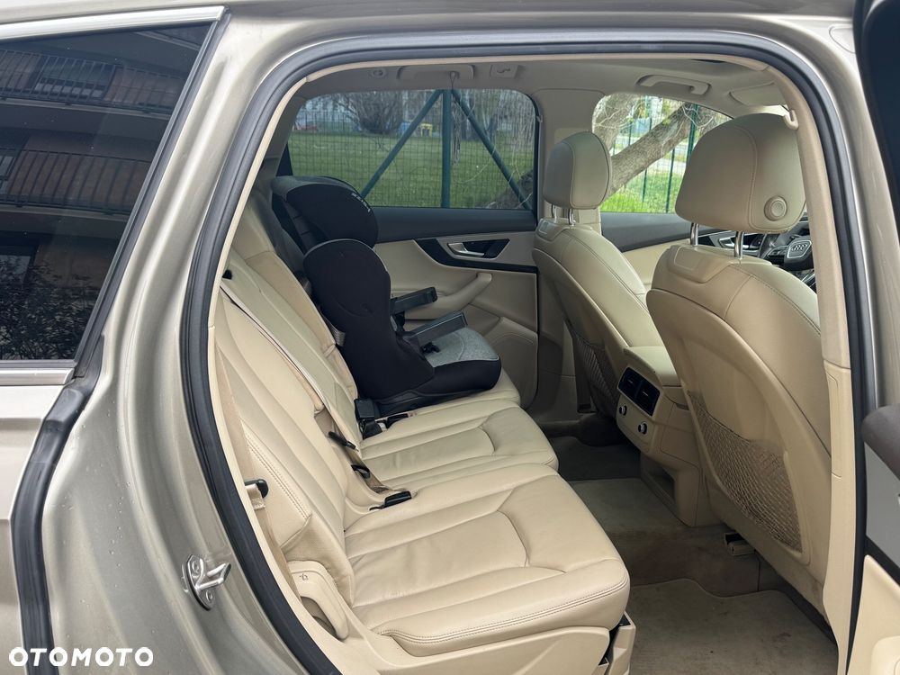 Audi Q7 - 11