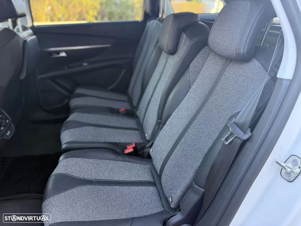 Peugeot 5008 1.5 BlueHDi Allure EAT8 - 12