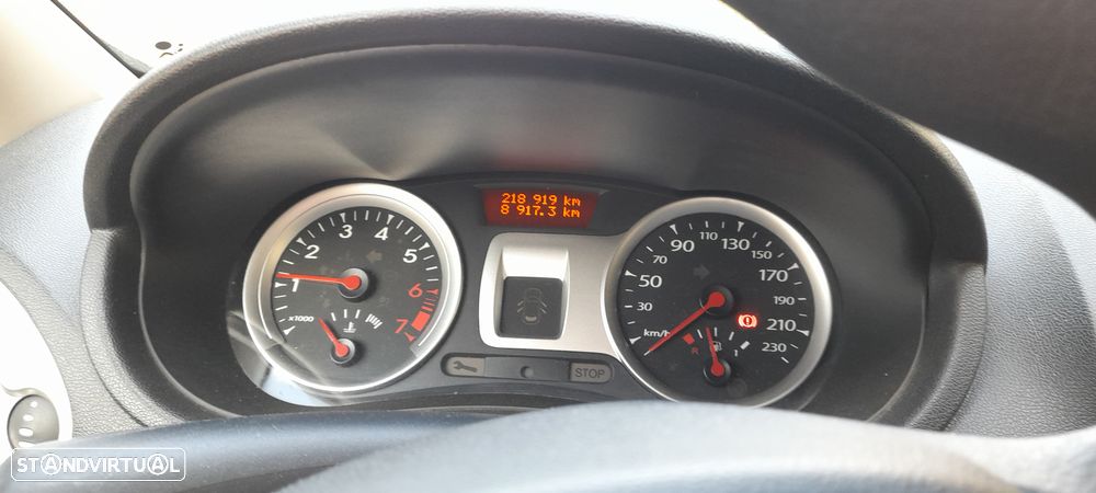 Renault Clio 1.2 16V Confort - 9