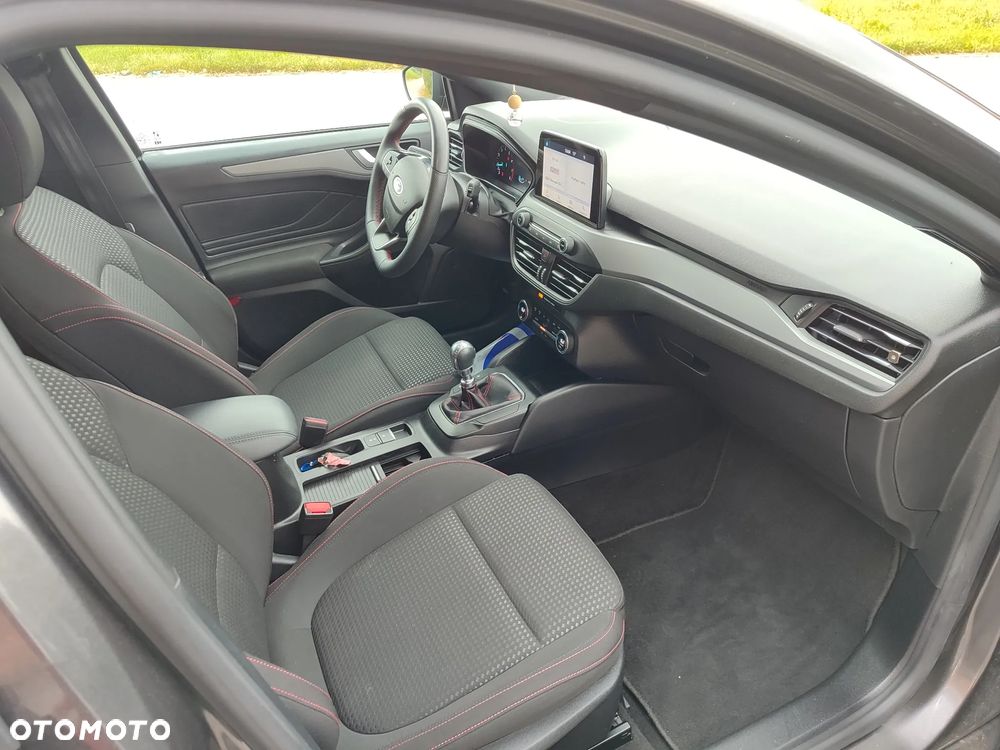 Ford Focus 1.0 EcoBoost Hybrid ST-LINE - 22