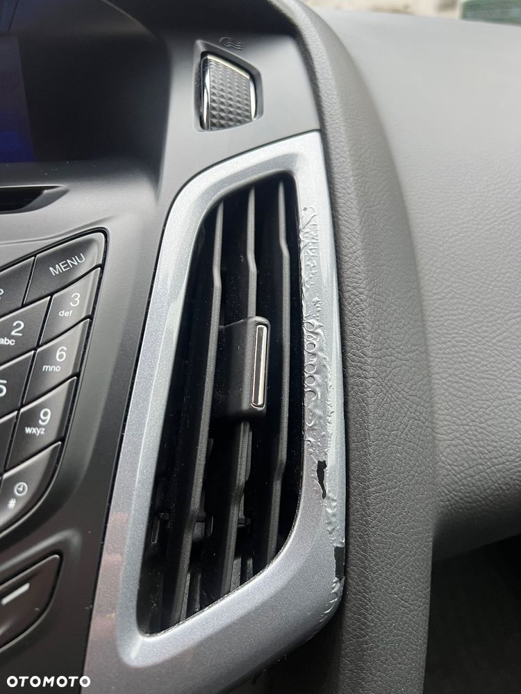 Ford Focus 1.0 EcoBoost Titanium - 32