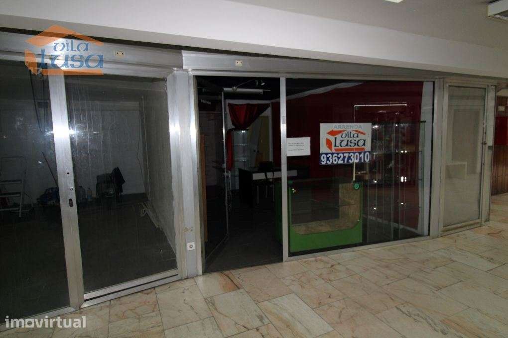 Excelente Oportunidade de Negócio! Loja à Venda no Centro Comercial...