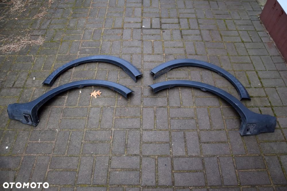 Dacia Sandero / Stepway I 08-12 Listwa nakładka błotnika prawy przód