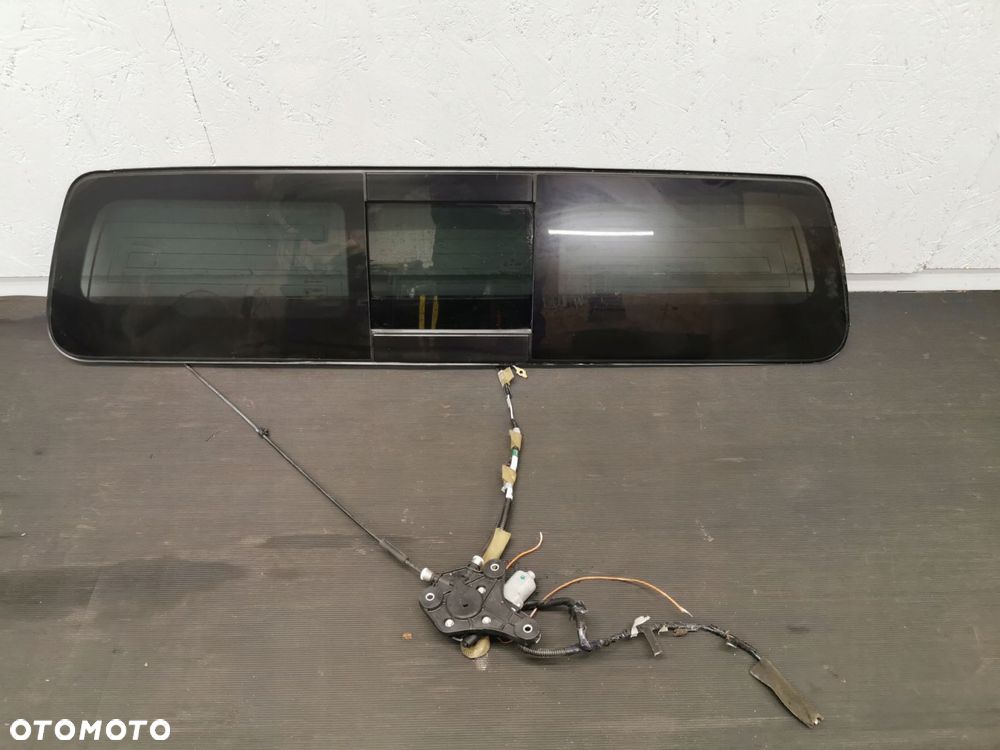 navara d23 alaskan mercedes klasa x w470 szyba tylna karoseryjna uchylna - 14