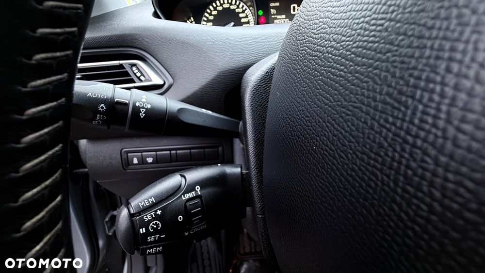 Peugeot 308 130 e-THP Stop & Start Allure - 18