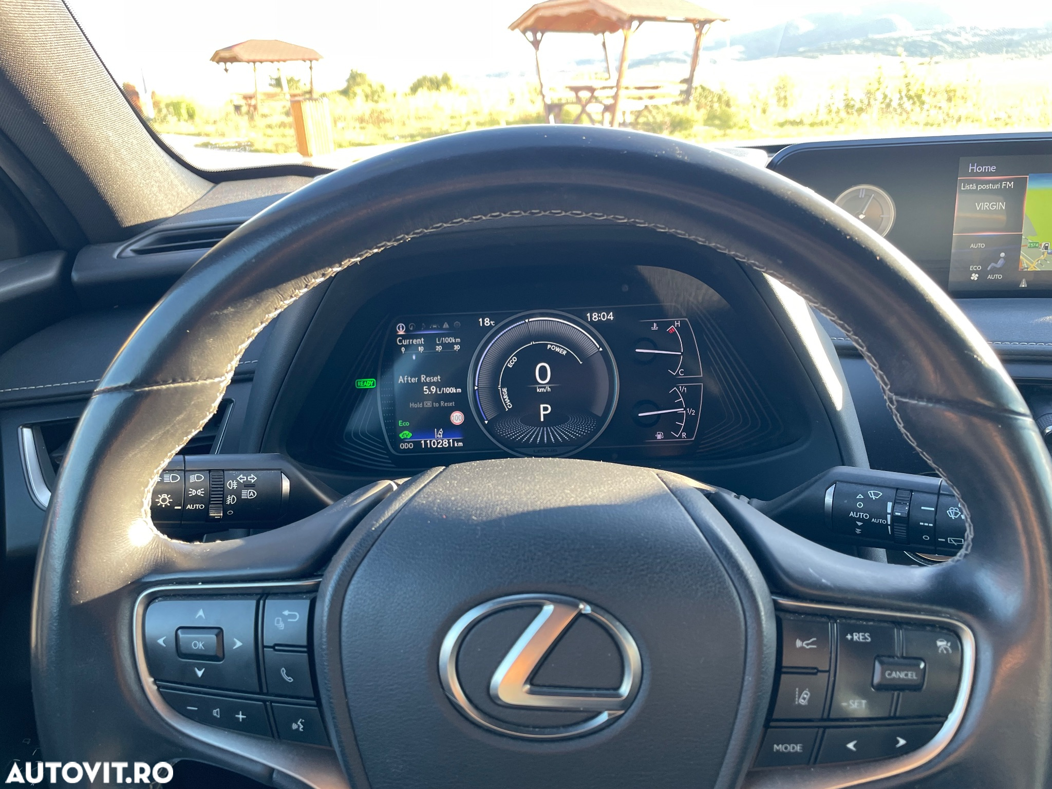 Lexus UX 250h Business Edition - 11