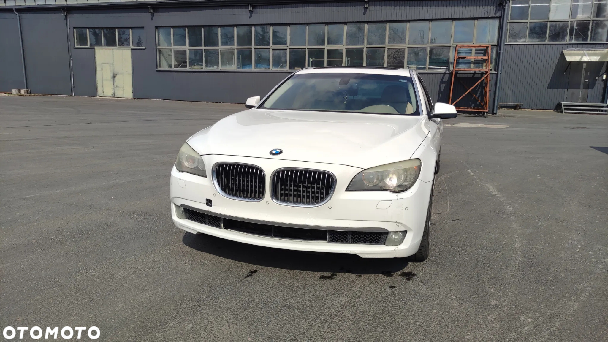 BMW Seria 7 750i L - 2