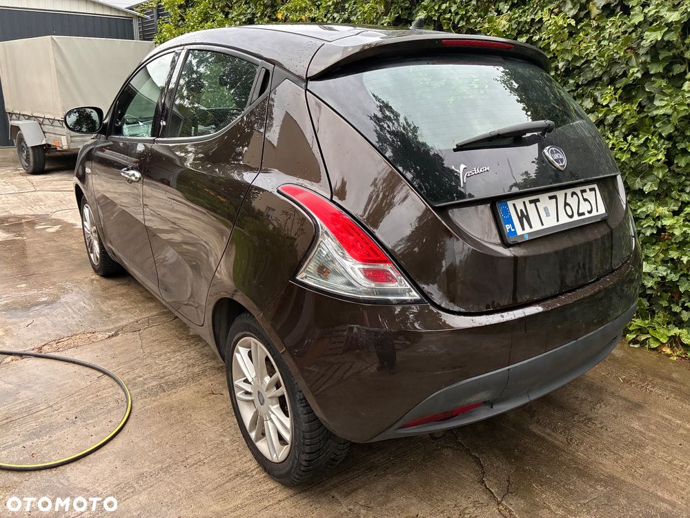 Lancia Ypsilon Y 0.9 TwinAir Turbo 8V Gold - 10