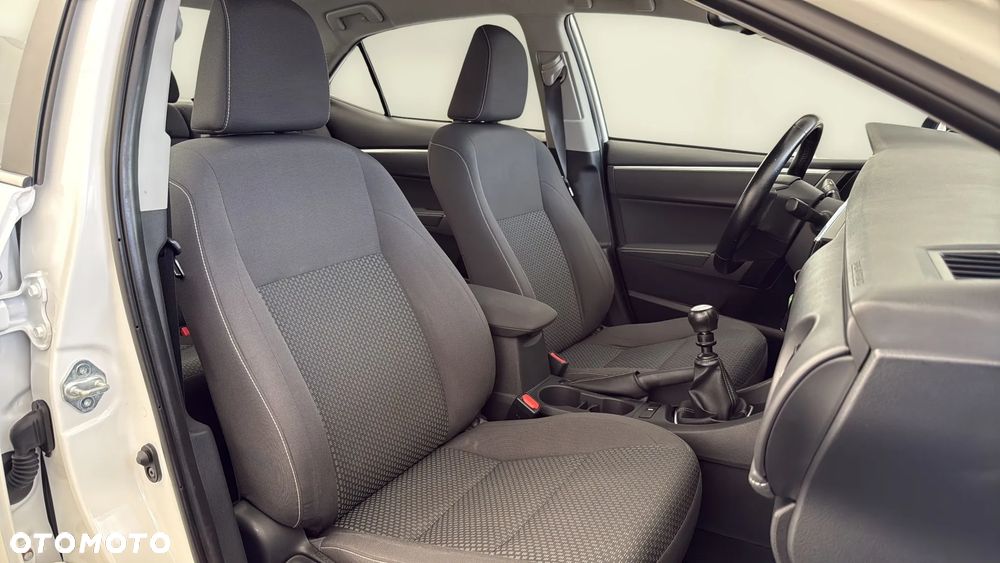 Toyota Corolla 1.6 Comfort - 20