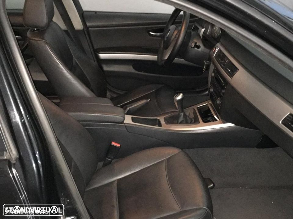 BMW 320d E90 / E91 para Peças - 6