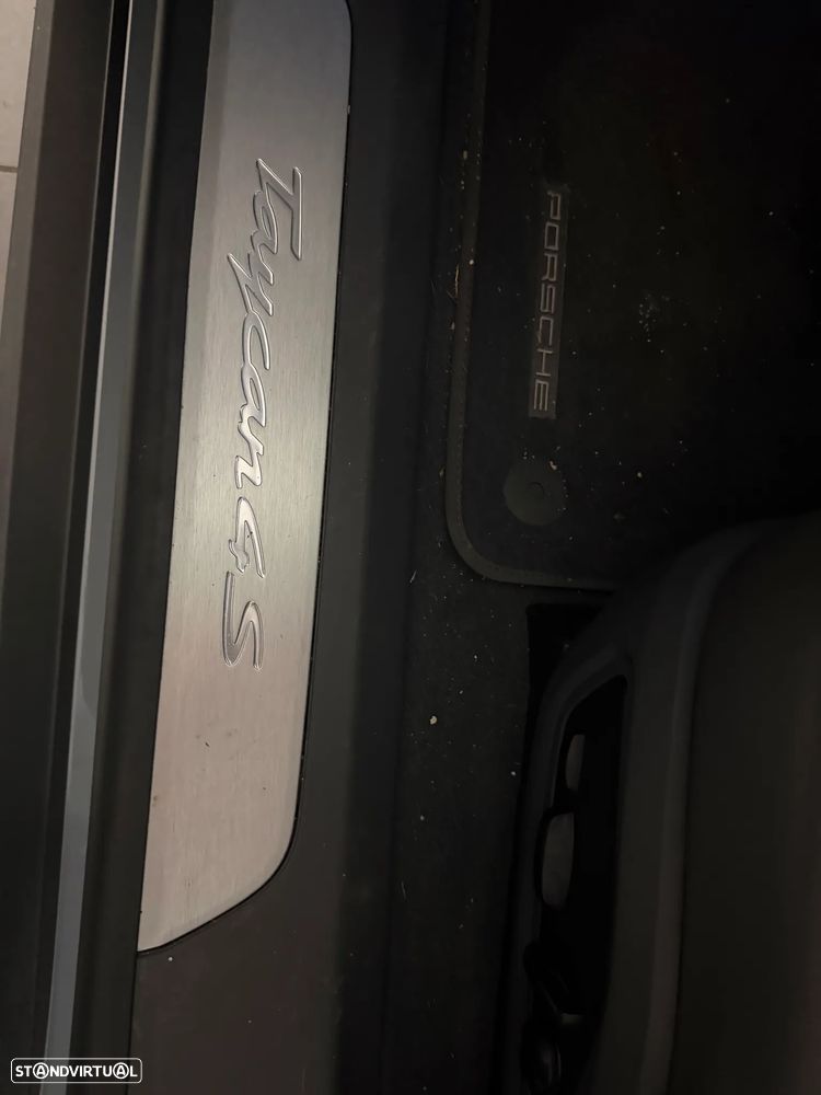 Porsche Taycan 4S - 13