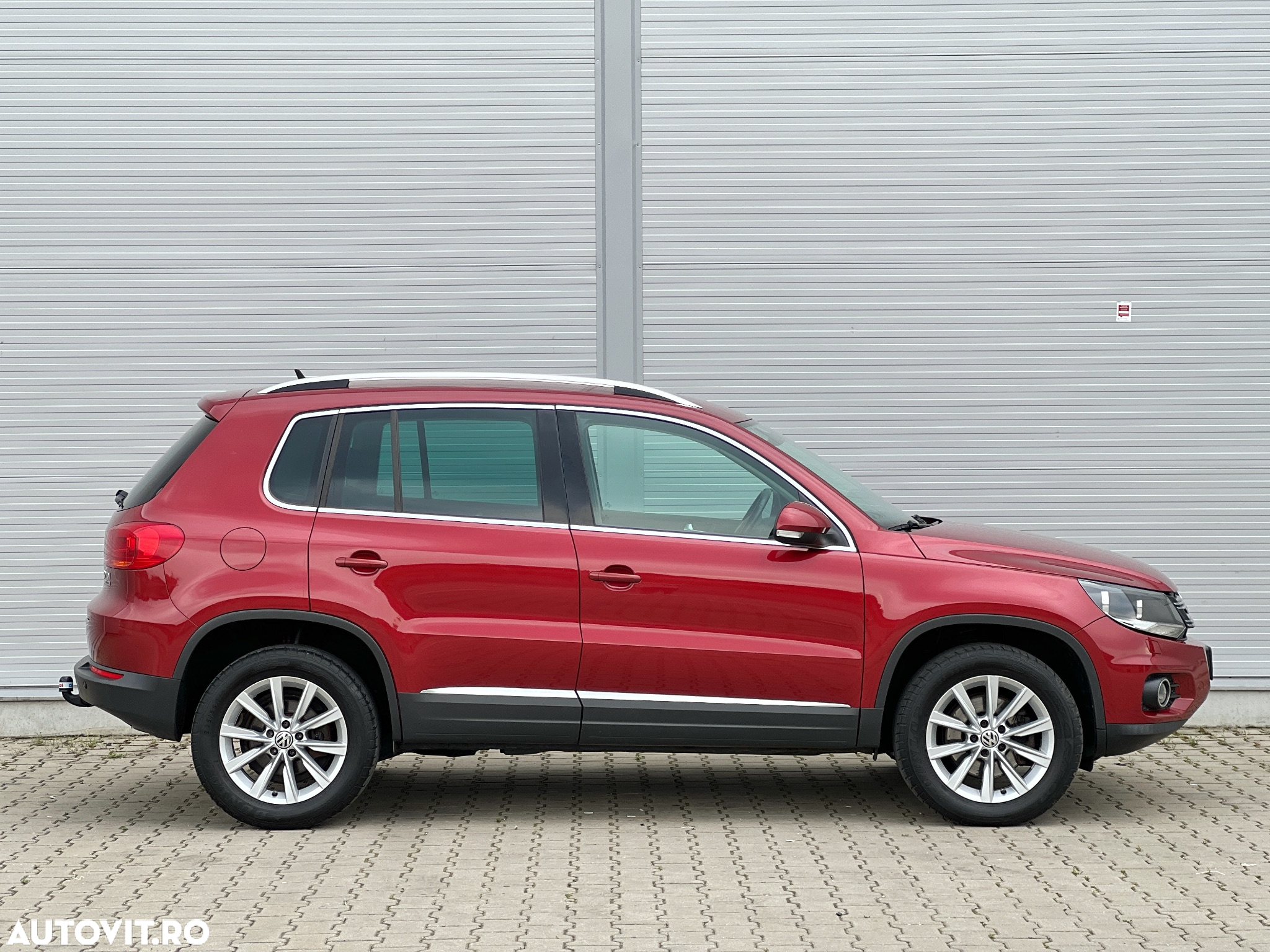 Volkswagen Tiguan 2.0 TDI 4Motion Track & Field - 6