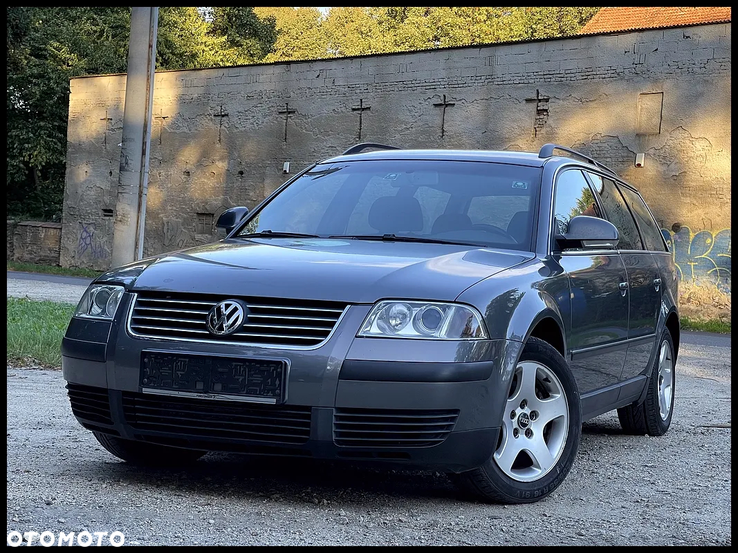 Volkswagen Passat 1.9 TDI Highline - 13