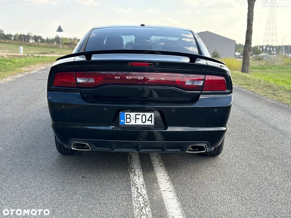 Dodge Charger 5.7 V8 RT - 12