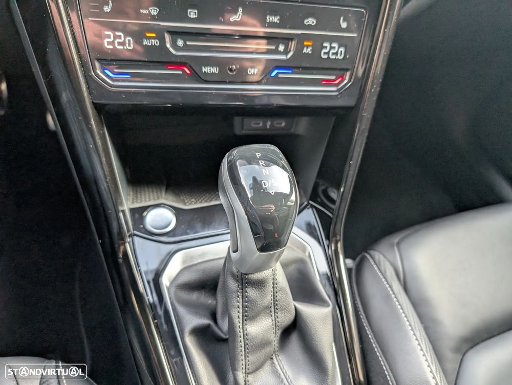 VW T-Roc 2.0 TDI R-Line DSG - 23