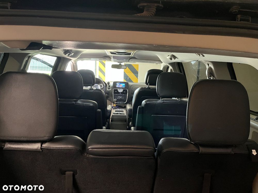 Chrysler Town & Country 3.6 Touring - 10