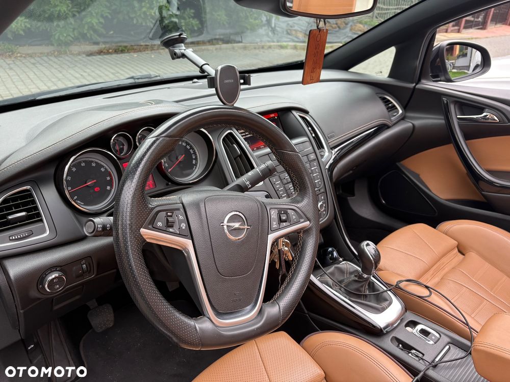 Opel Cascada 1.4 T Cosmo S&S - 25