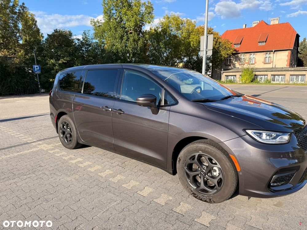 Chrysler Pacifica - 3