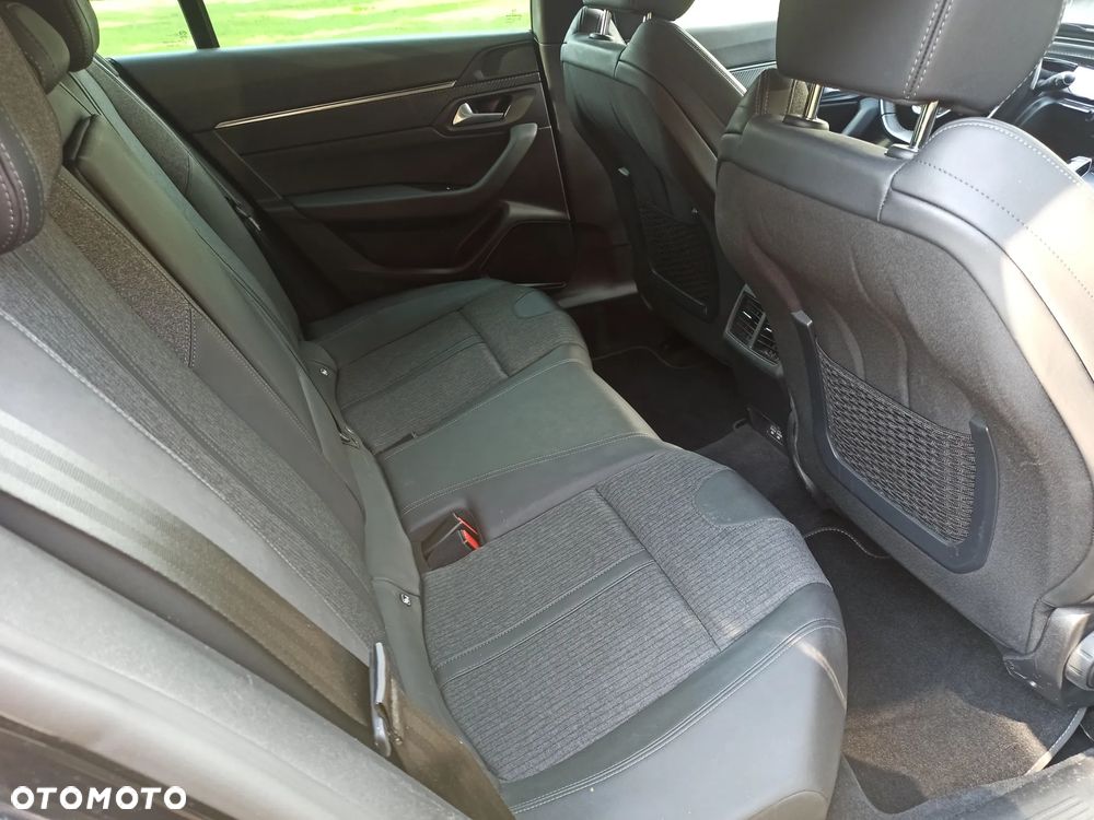 Peugeot 508 BlueHDi 130 EAT8 Allure Pack - 11