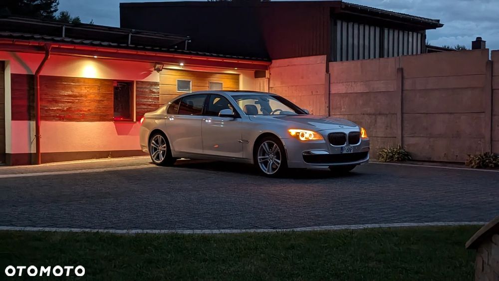BMW Seria 7 740Li - 1