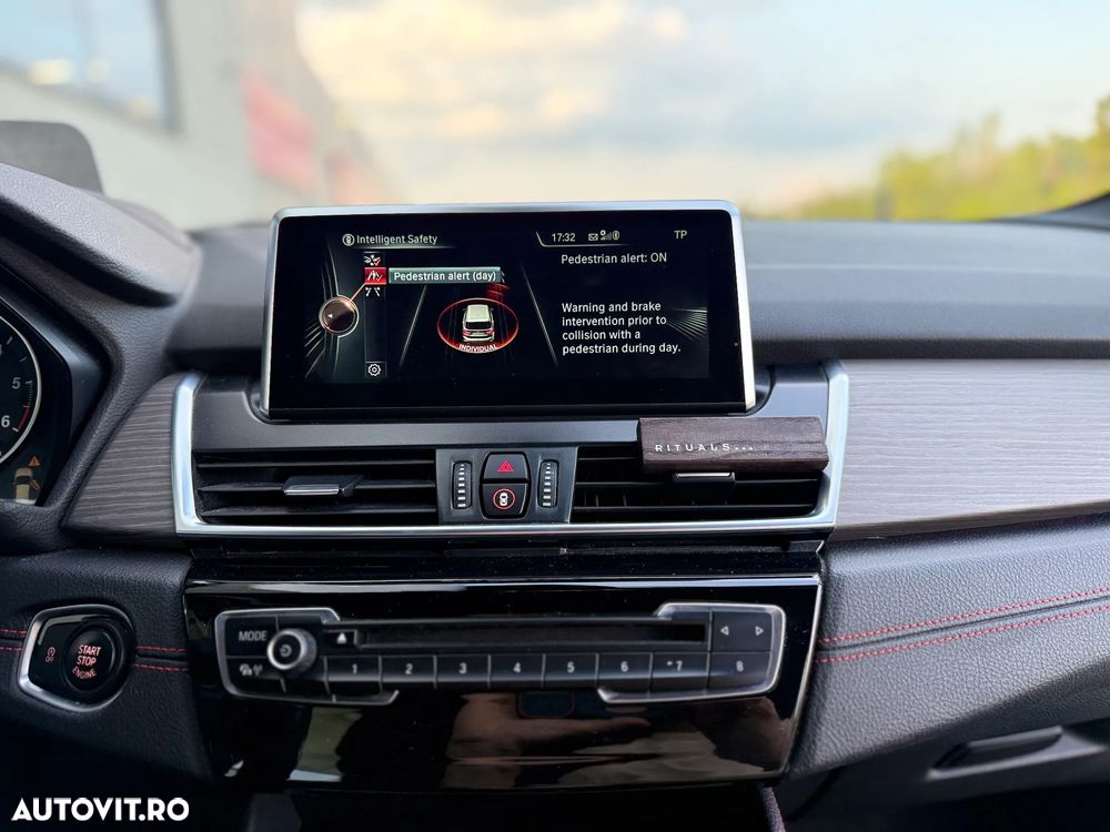 BMW Seria 2 218d - 21